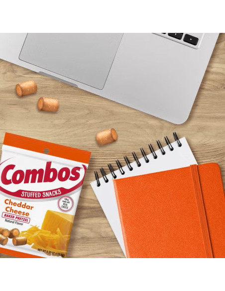 Combos - Baked Pretzel Cheddar Cheese (bocconcini di pretzel ripieni di cheddar) - My American Market